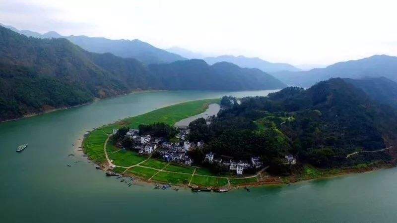 跨境电子商务蓬勃发展的原因及现状 跨境电子商务蓬勃发展的原因及现状